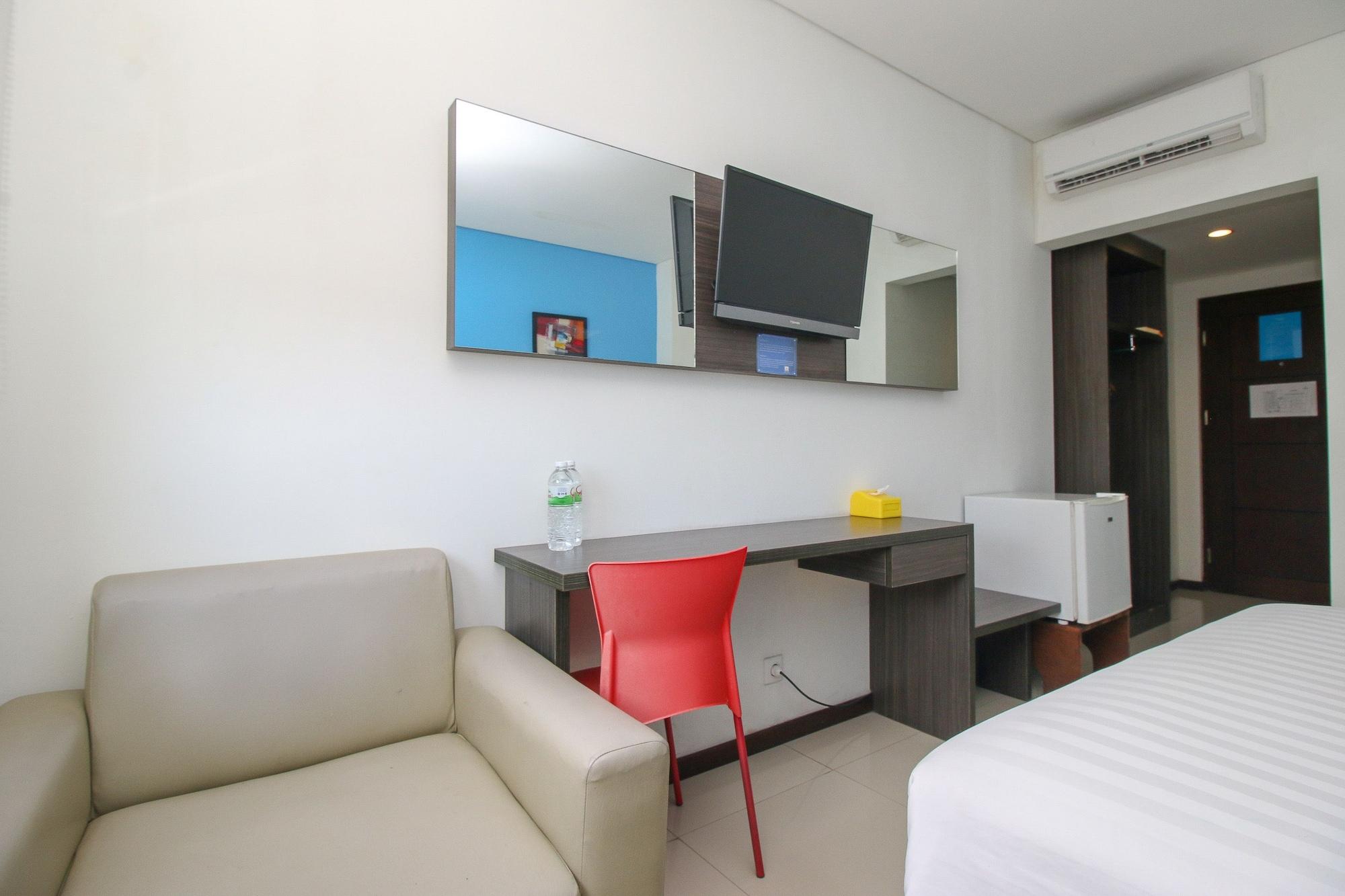 Pratama Hotel & Convention Mataram Exterior foto