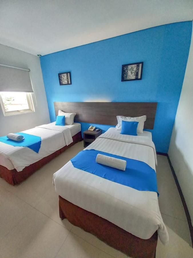Pratama Hotel & Convention Mataram Exterior foto