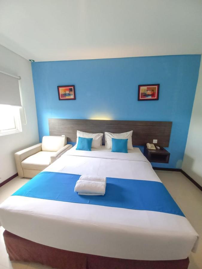 Pratama Hotel & Convention Mataram Exterior foto