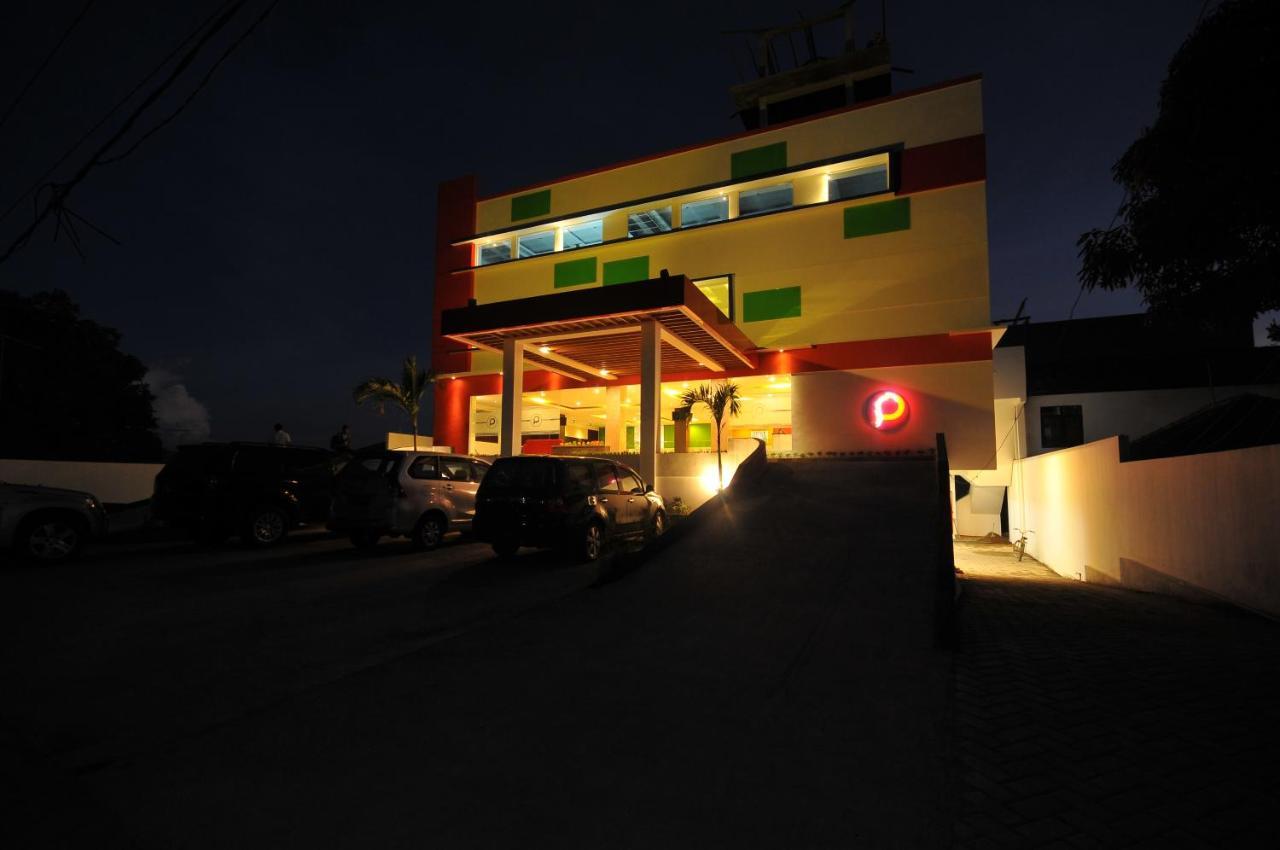 Pratama Hotel & Convention Mataram Exterior foto