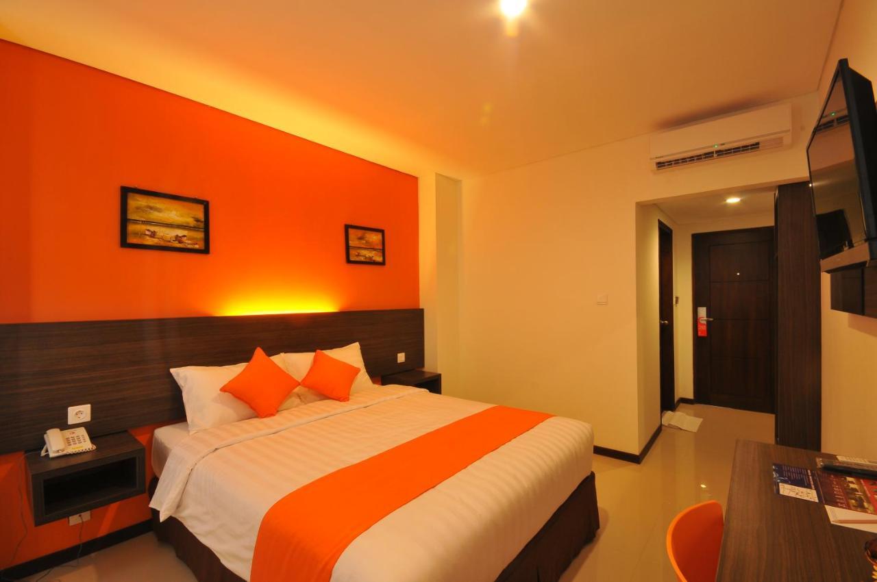 Pratama Hotel & Convention Mataram Exterior foto