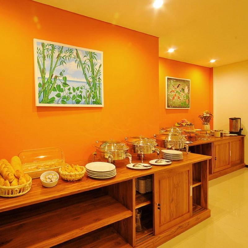 Pratama Hotel & Convention Mataram Exterior foto